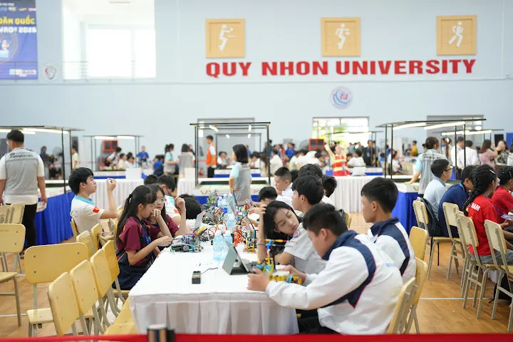 Toàn cảnh các bàn thi Robotics