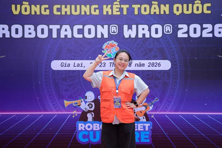 Khoảnh khắc trên sân khấu ROBOTACON WRO 2026